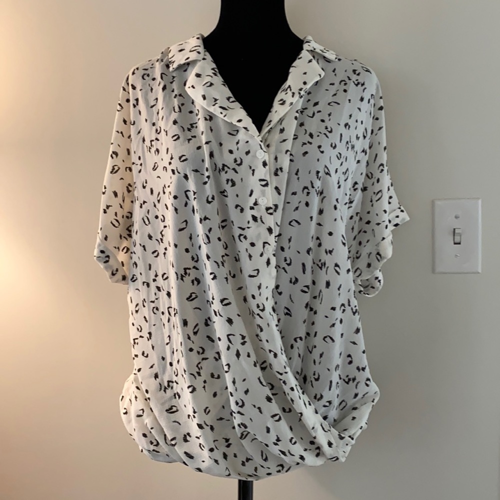 White animal patterned, short sleeve blouse